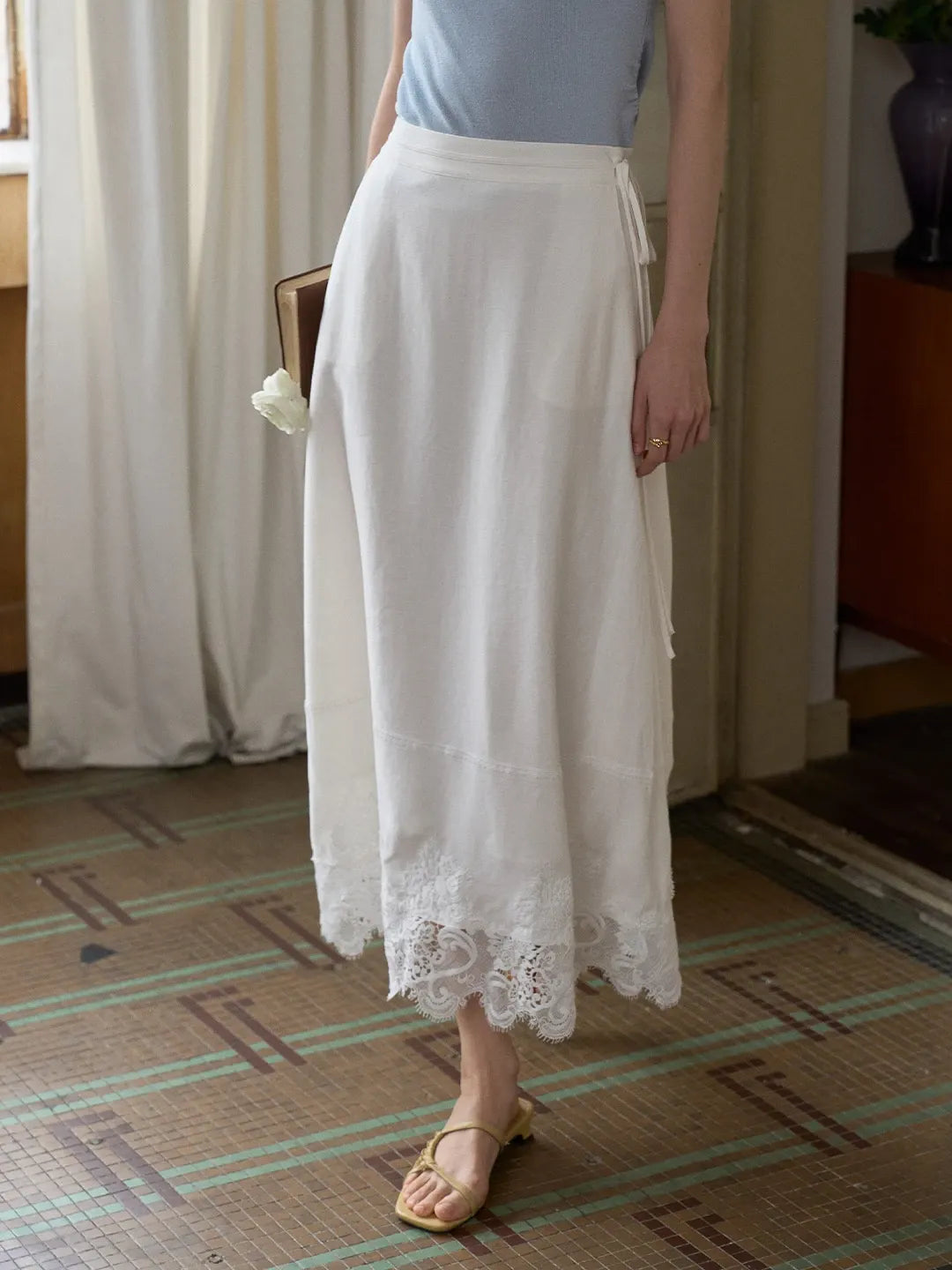 Saanvi Lace Linen Skirt