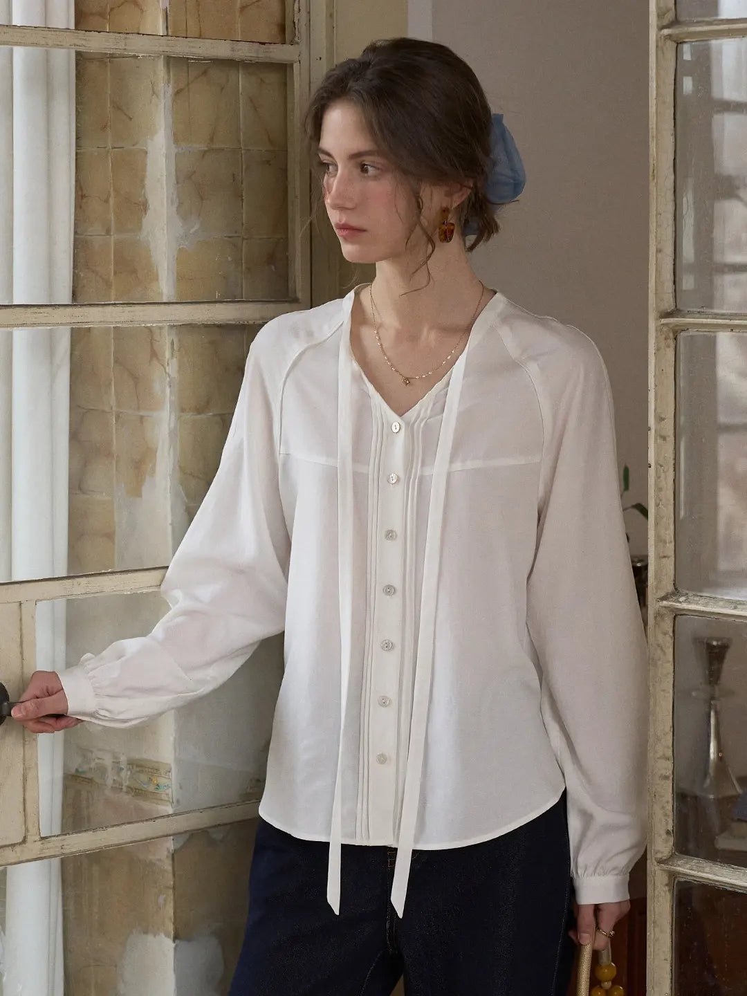 Saoirse Tie Collar Linen Blouse