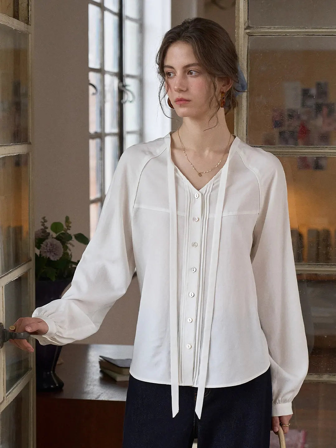 Saoirse Tie Collar Linen Blouse