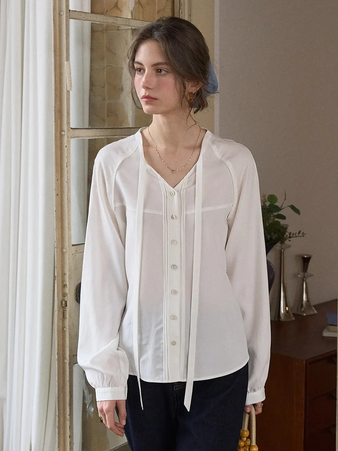 Saoirse Tie Collar Linen Blouse