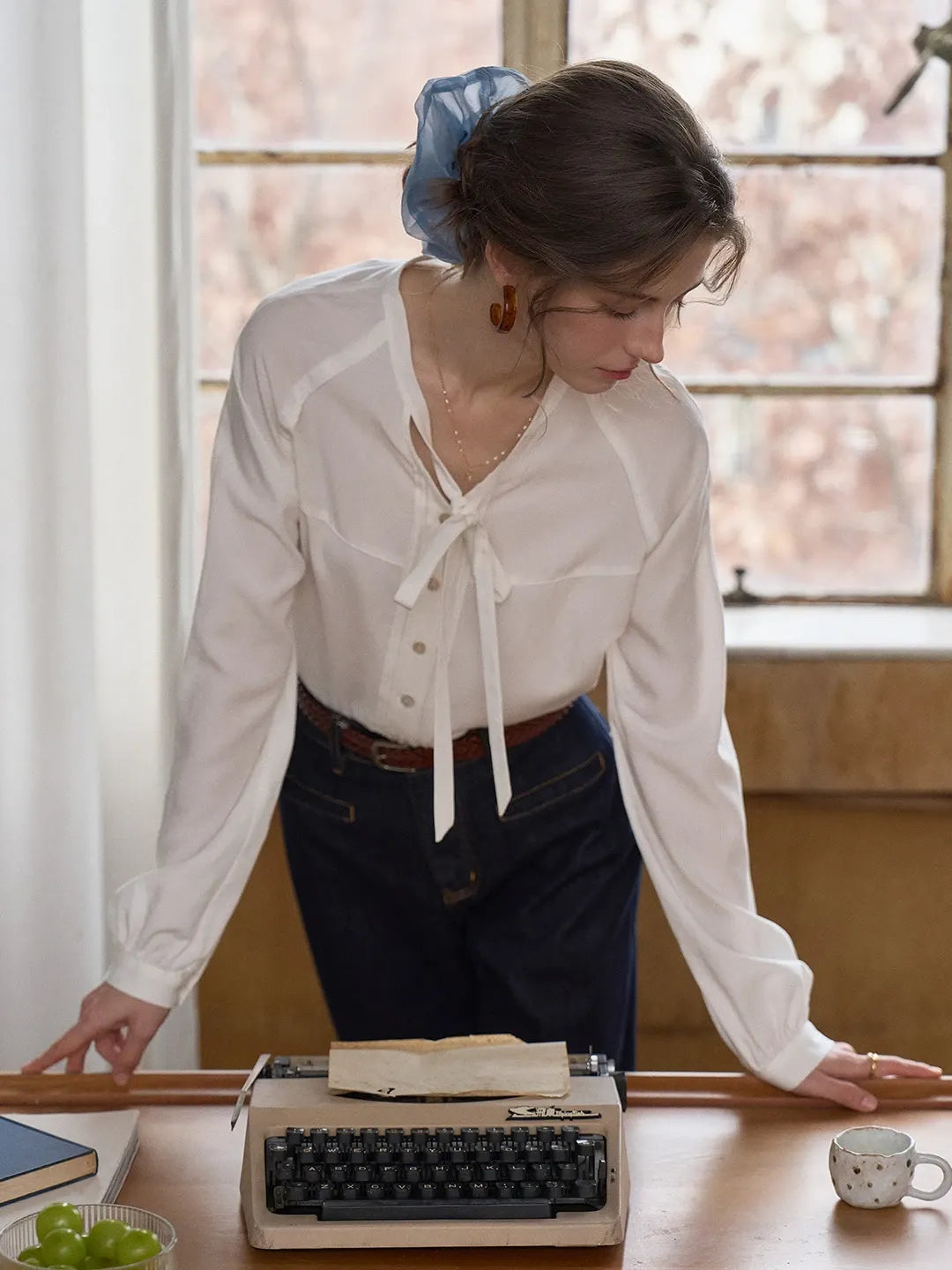 Saoirse Tie Collar Linen Blouse