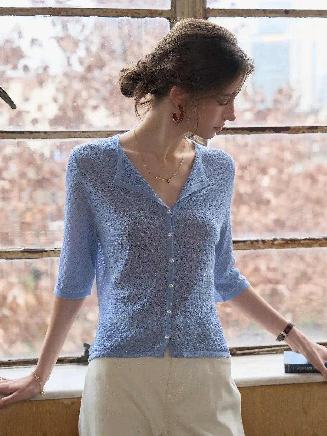 Voka Simple V-Neck Wool Cardigan