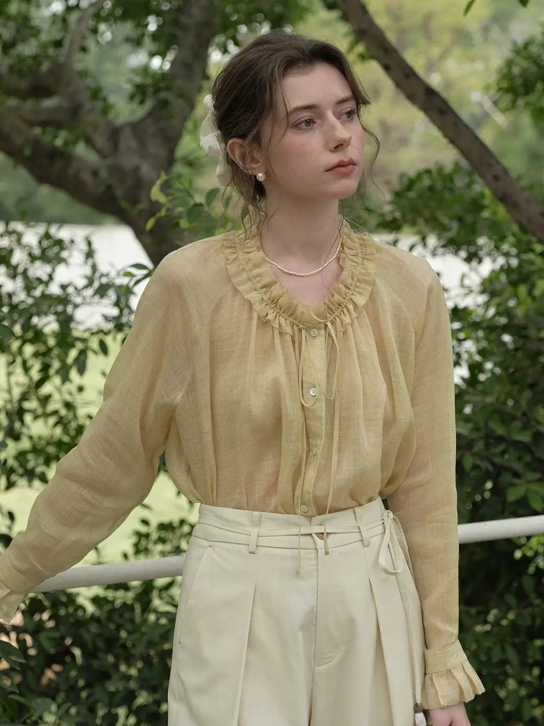 Aura Ruffle Collar Ramie Blouse