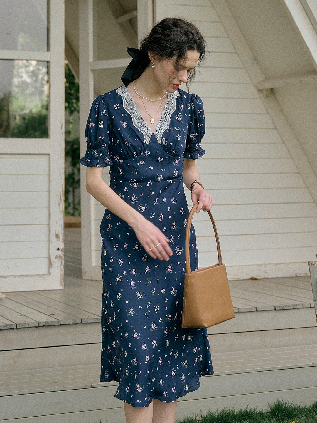 【Final Sale】Stormi Charming V-neck Lace Trimmed Floral Print Dress - Purple
