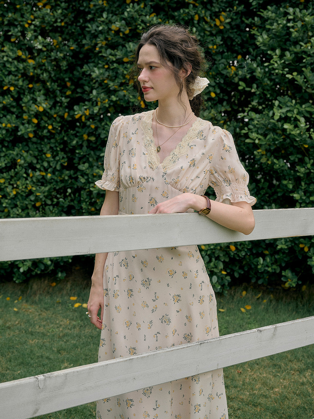 【Final Sale】Stormi Charming V-neck Lace Trimmed Floral Print Dress - Purple
