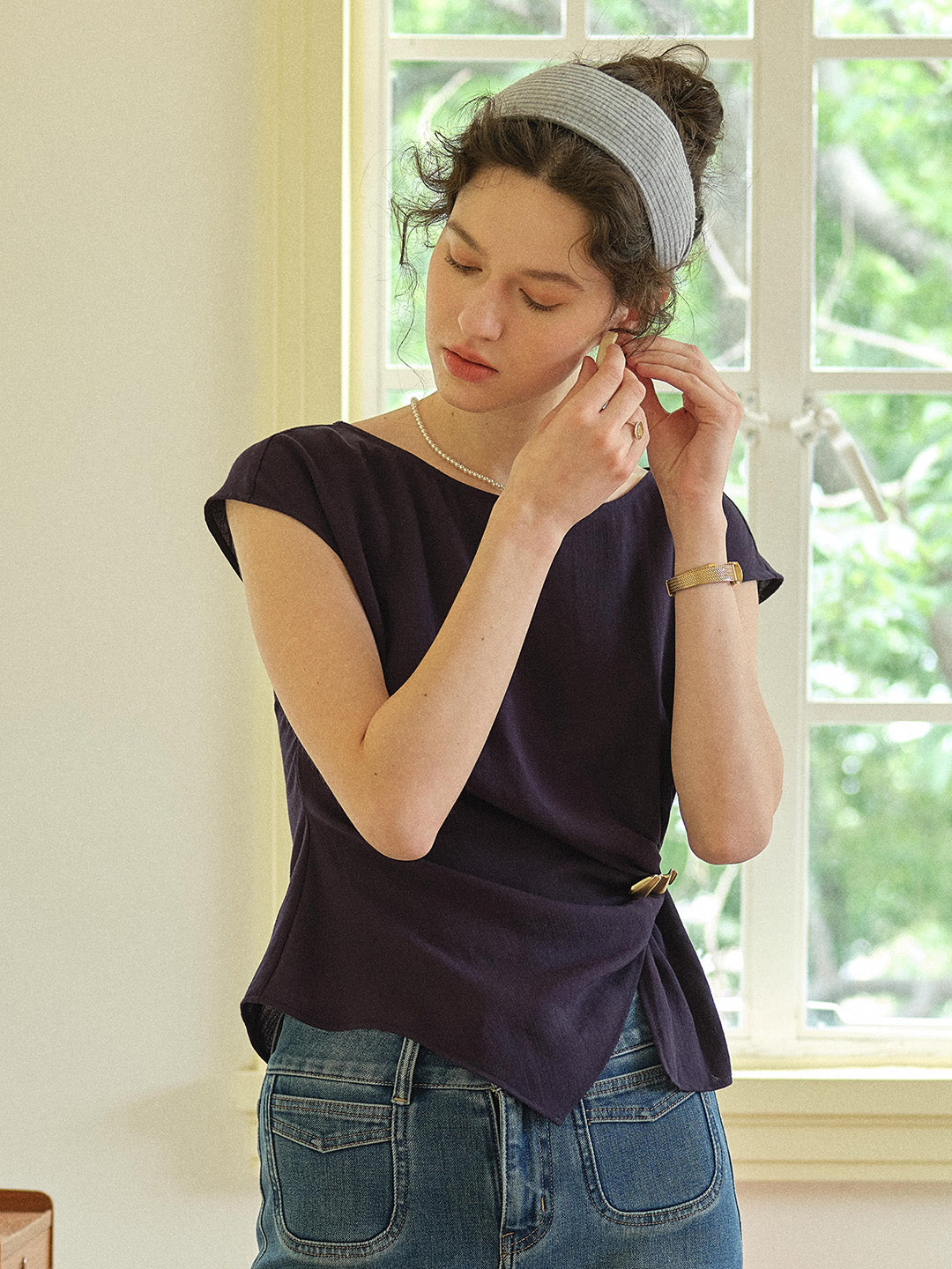 Isla Round Neck Short Blouse