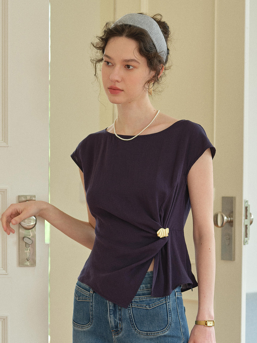 Isla Round Neck Short Blouse