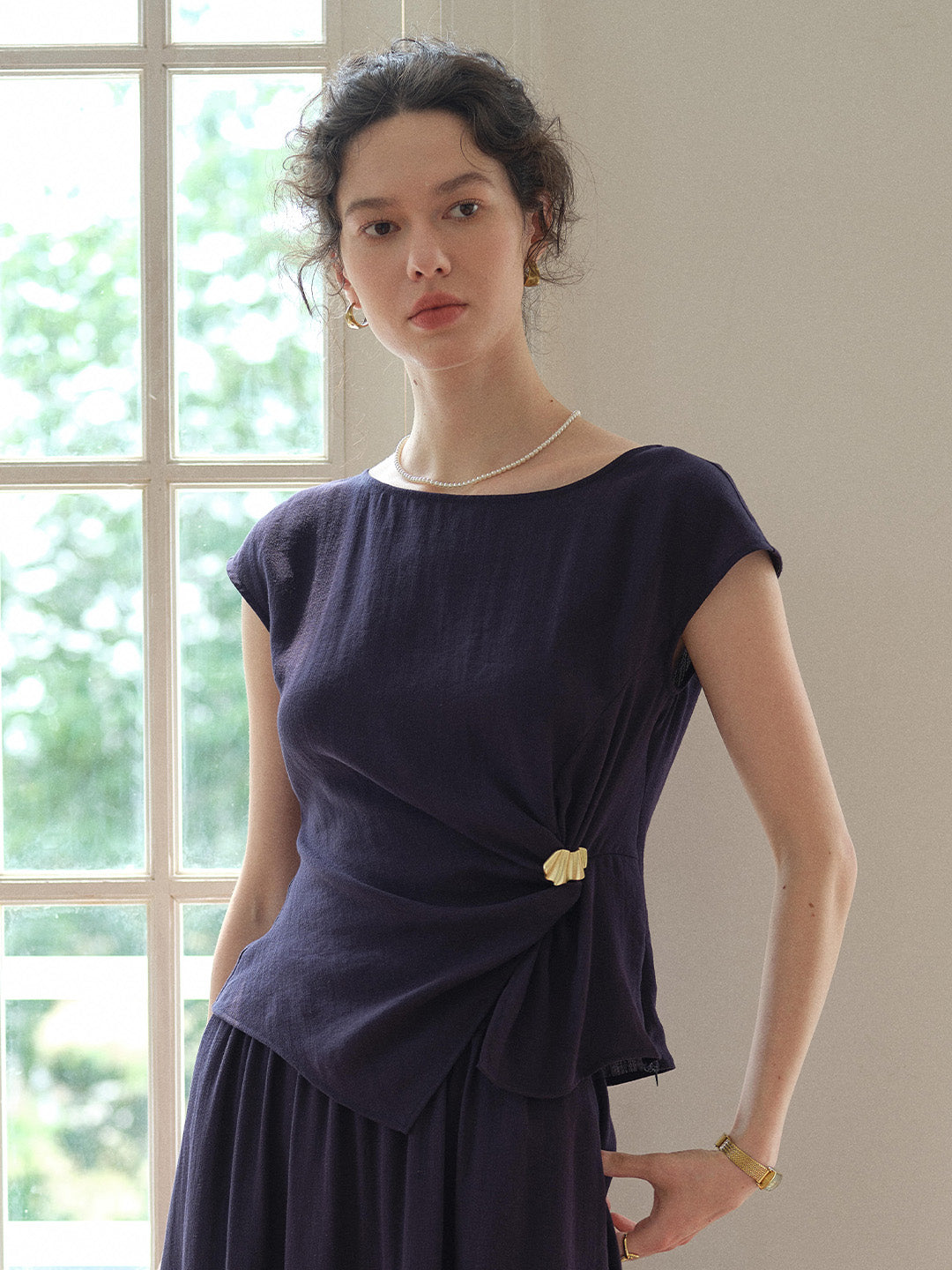 Isla Round Neck Short Blouse