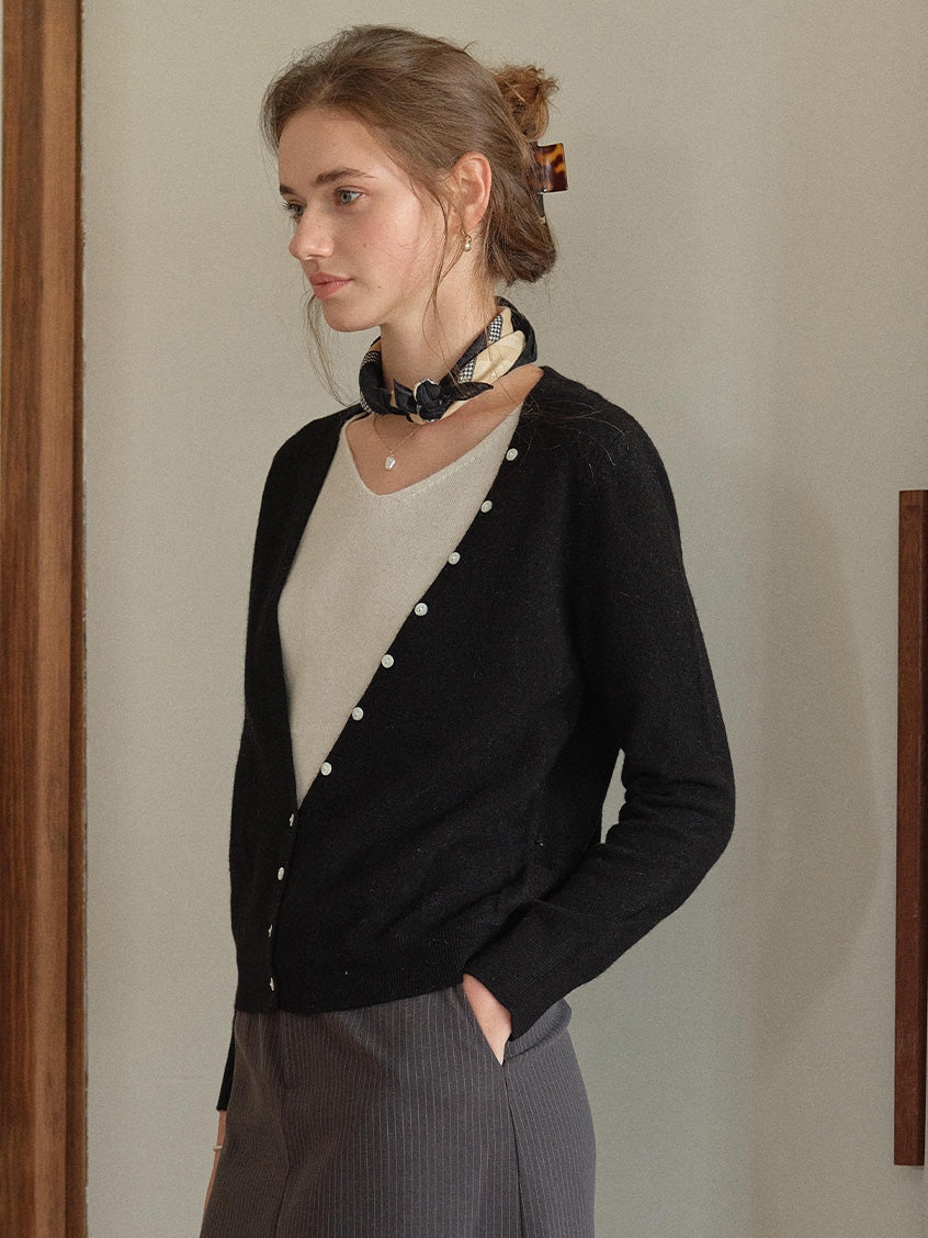 Sariah 100%Wool Pearl Button V-Neck Knit Sweater