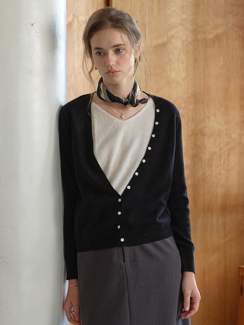 Sariah 100%Wool Pearl Button V-Neck Knit Sweater