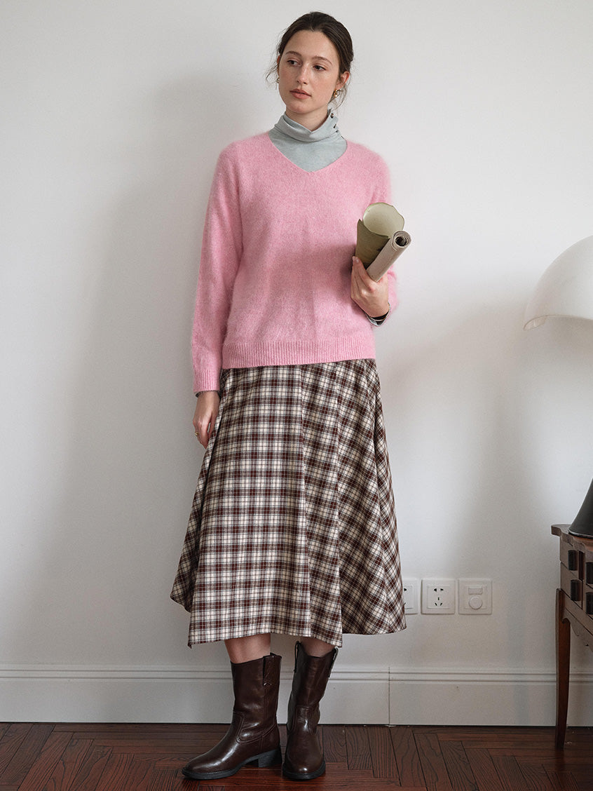 Alaiya V-Neck Lustrous Wool-Silk-Cashmere Sweater Pink