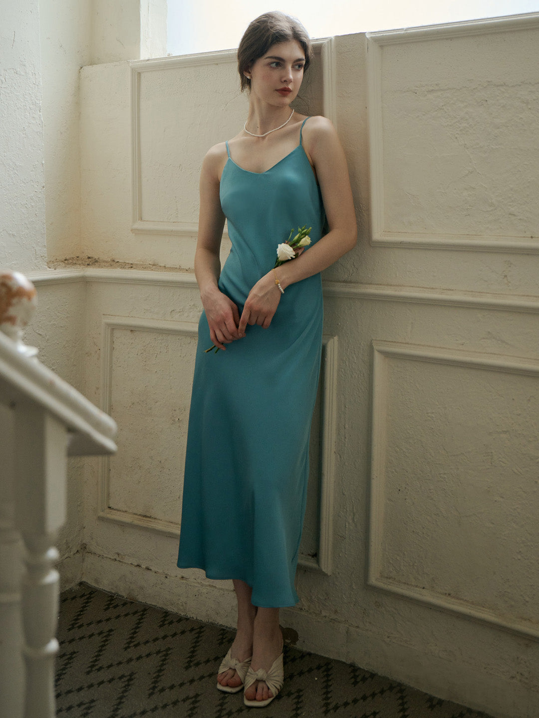 【Final Sale】Nancy Simple V-Neck Slip Dress