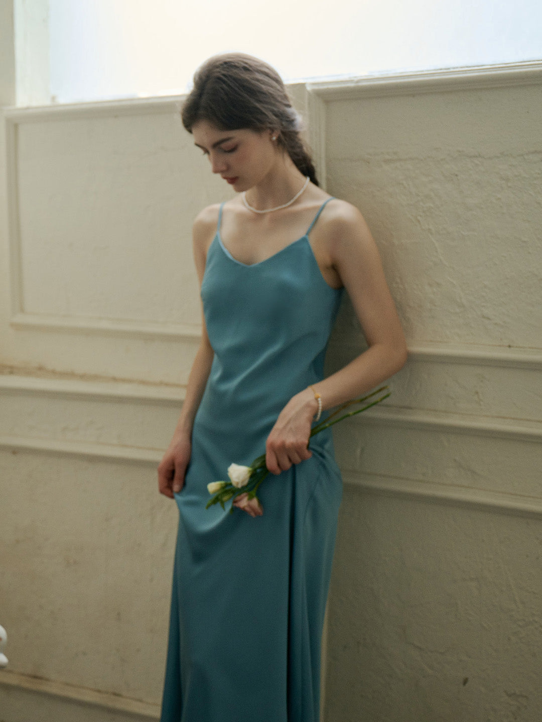 【Final Sale】Nancy Simple V-Neck Slip Dress