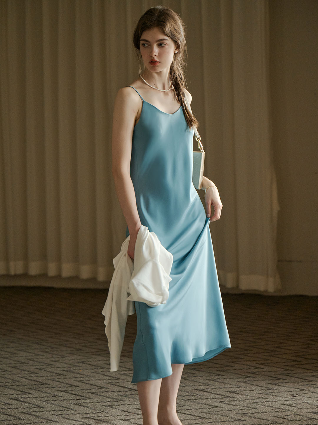 【Final Sale】Nancy Simple V-Neck Slip Dress