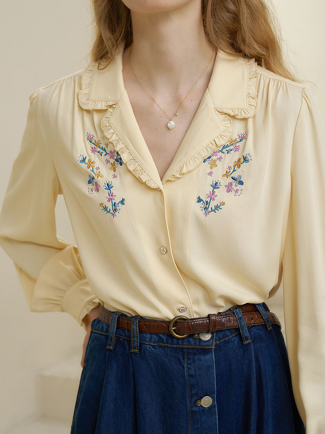 【Final Sale】Convallaria Floral Embroidered Green Puff Top