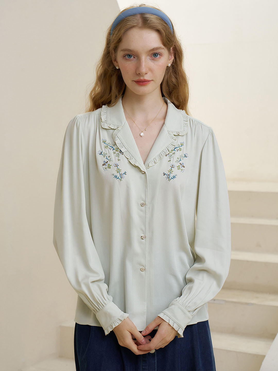 【Final Sale】Convallaria Floral Embroidered White Puff Top