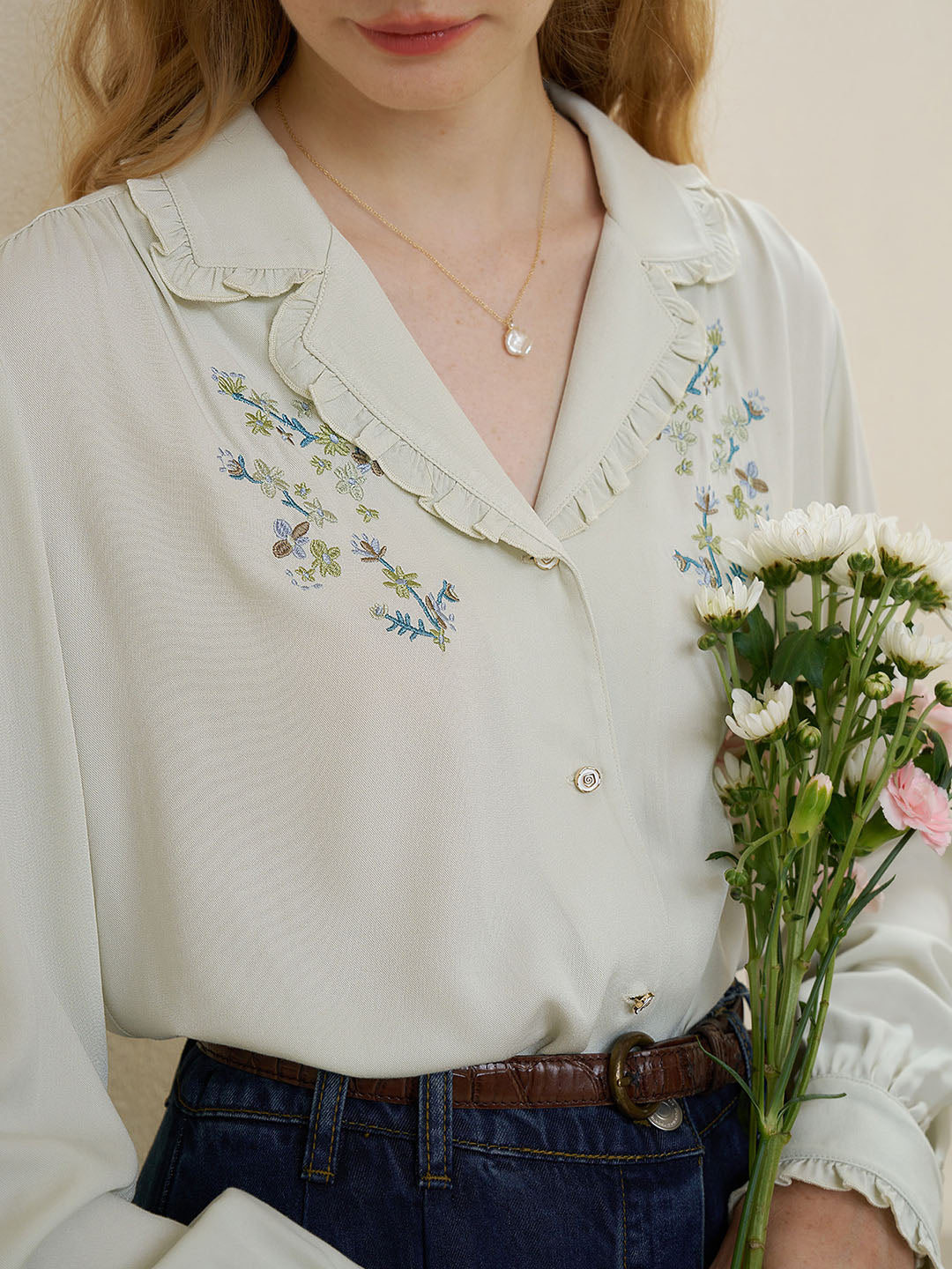 【Final Sale】Convallaria Floral Embroidered Green Puff Top