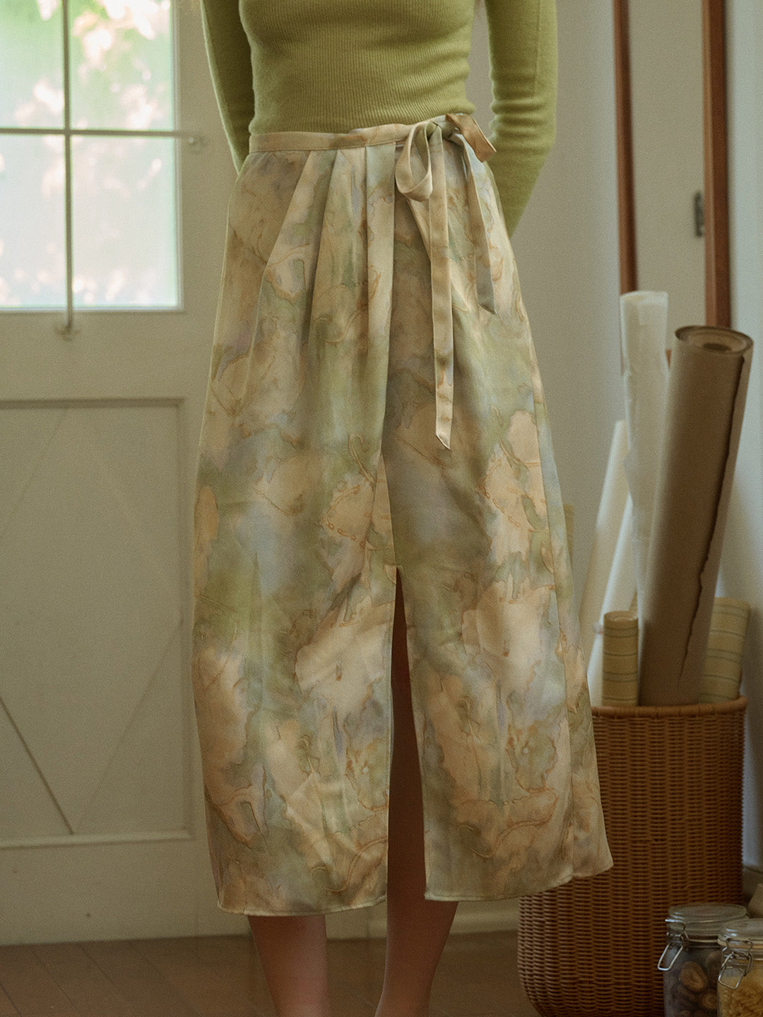 【Final Sale】Isabela Vintage Oil Painting Print Waist Tie Slit Satin Skirt