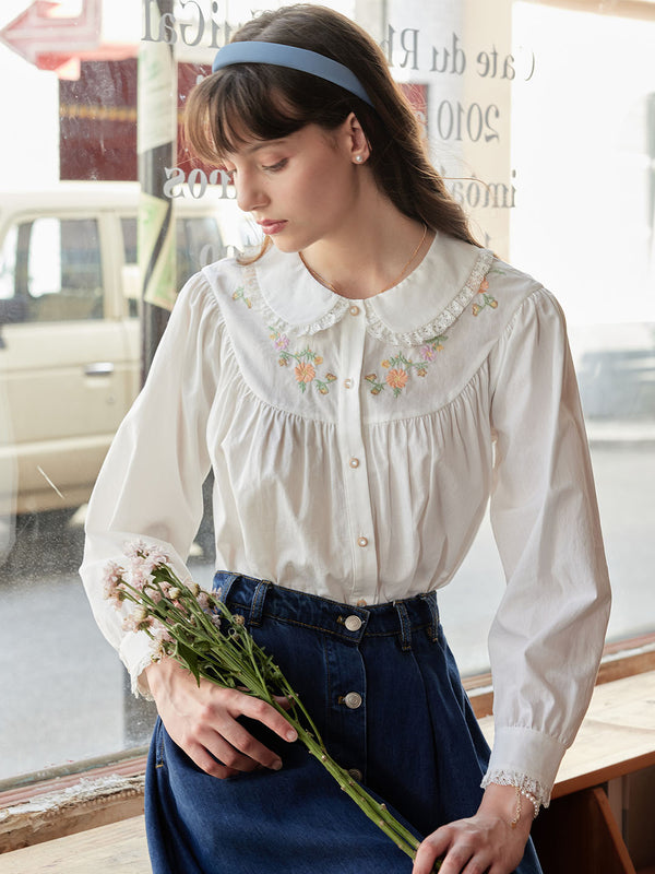 【Final Sale】Cielo Enchanting Daisy Embroidered Peter Pan Collar Blouse