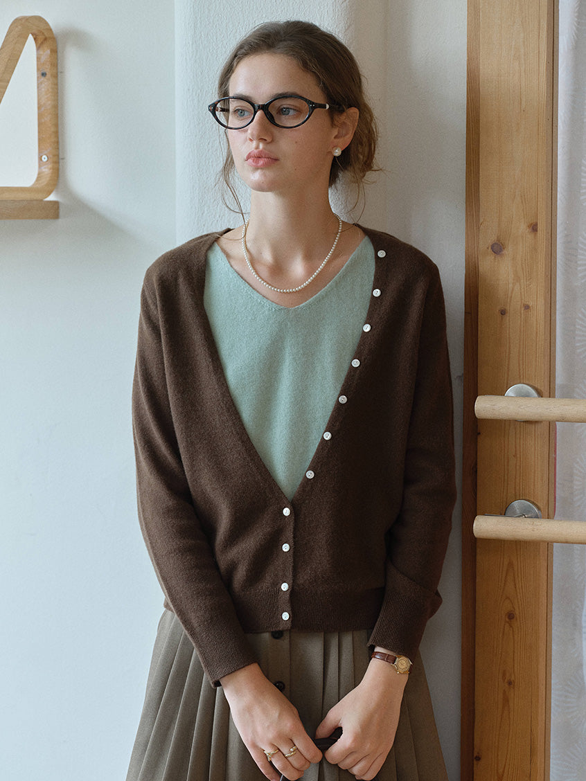 Sariah 100%Wool Pearl Button V-Neck Knit Sweater