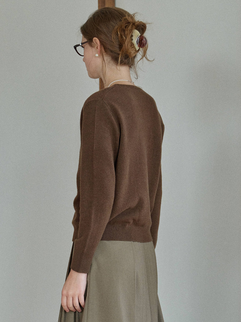 Sariah 100%Wool Pearl Button V-Neck Knit Sweater