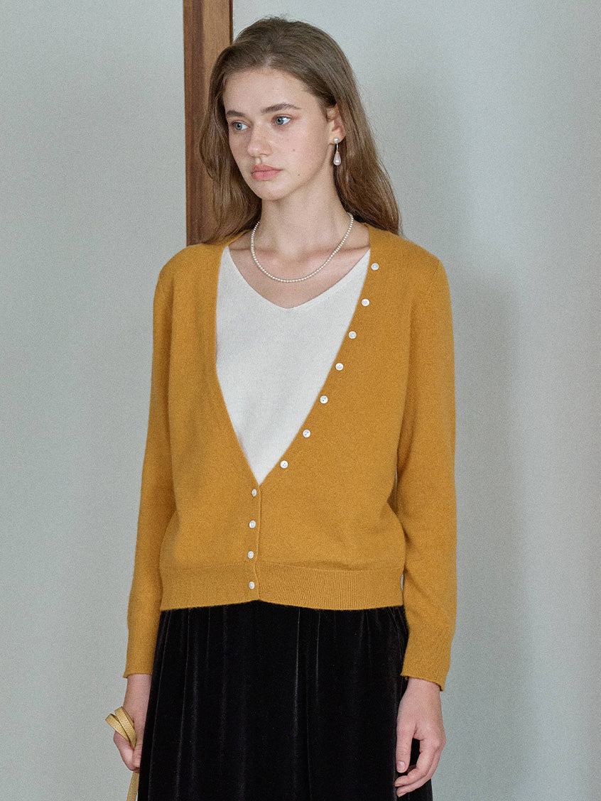 Sariah 100%Wool Pearl Button V-Neck Knit Sweater