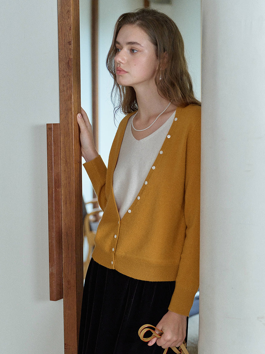 Sariah 100%Wool Pearl Button V-Neck Knit Sweater