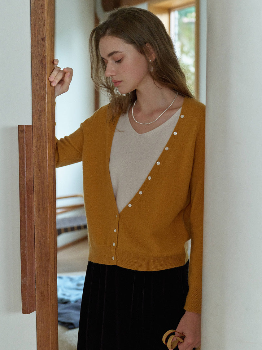 Sariah 100%Wool Pearl Button V-Neck Knit Sweater