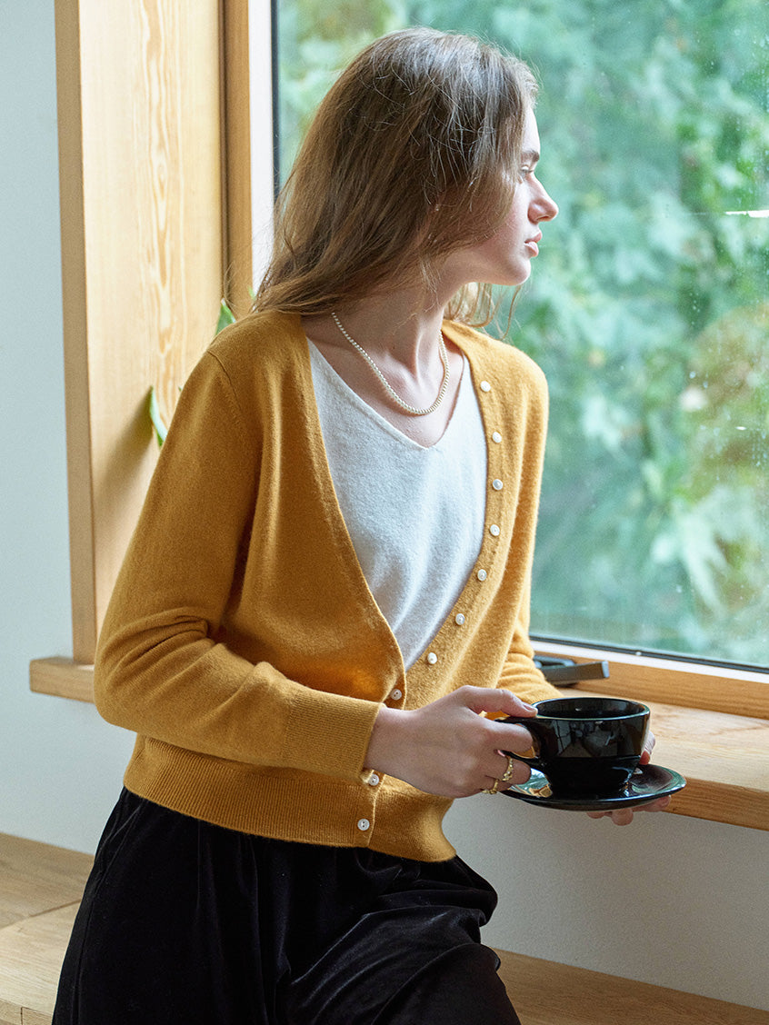 Sariah 100%Wool Pearl Button V-Neck Knit Sweater