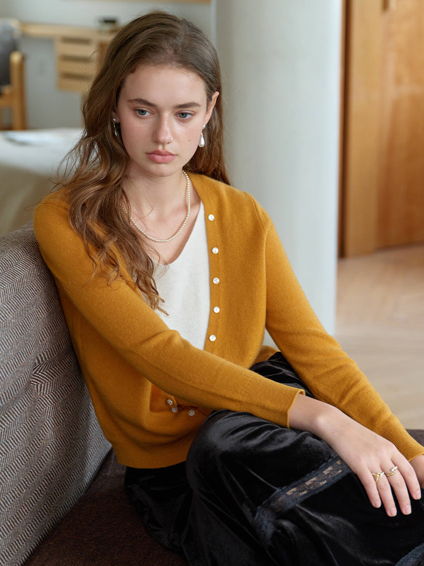 Sariah 100%Wool Pearl Button V-Neck Knit Sweater