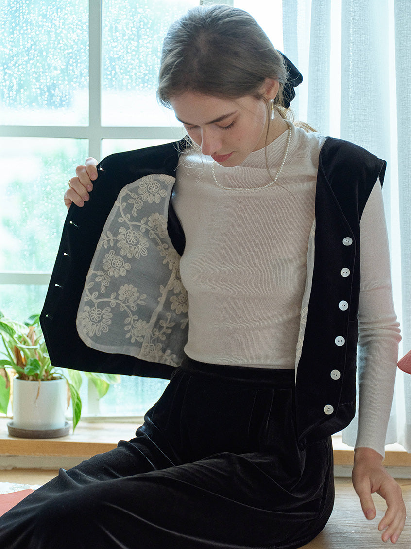 Kairi Back Belted Lace Embroidered Velvet Vest