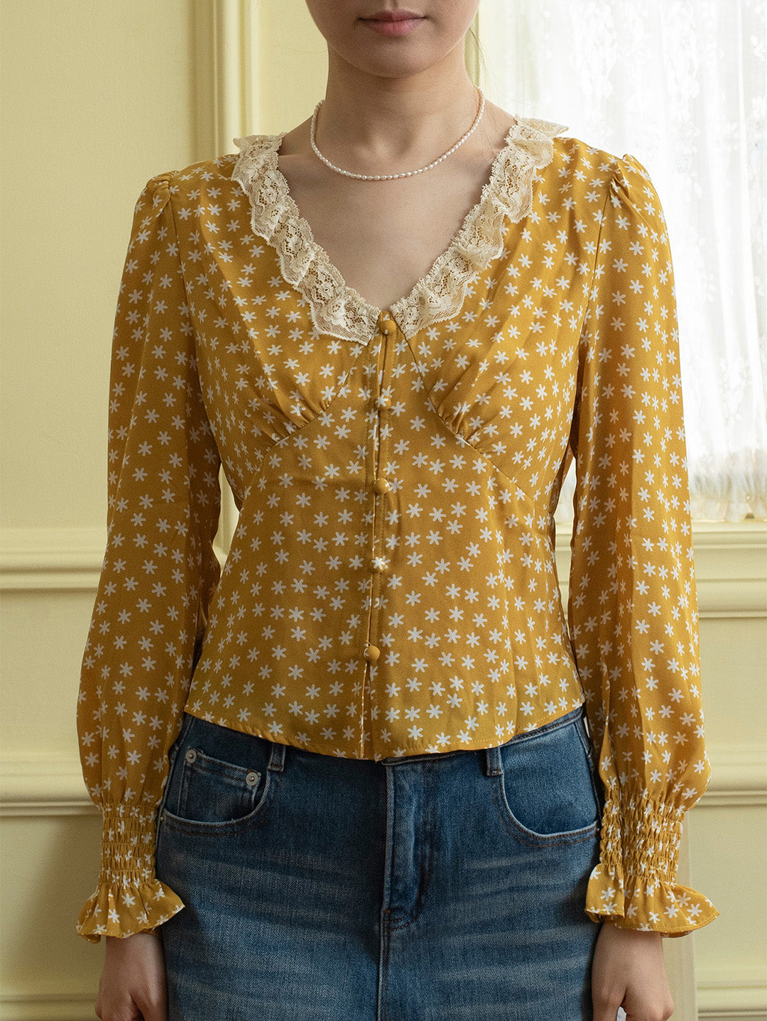 【Final Sale】Laurel V-Neck Floral Blouse - Apricot