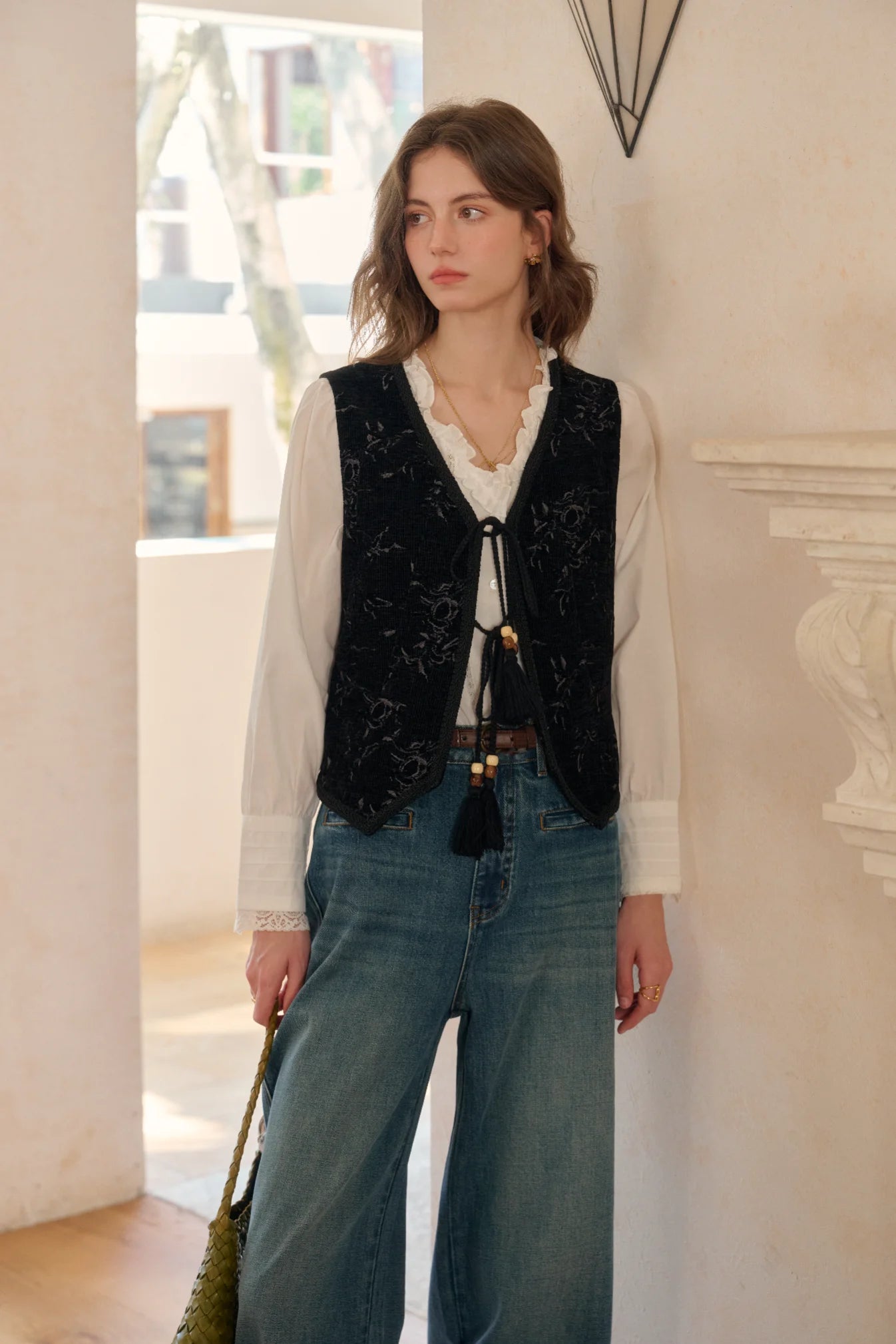 Aliya V-Neck Embroidery Vest