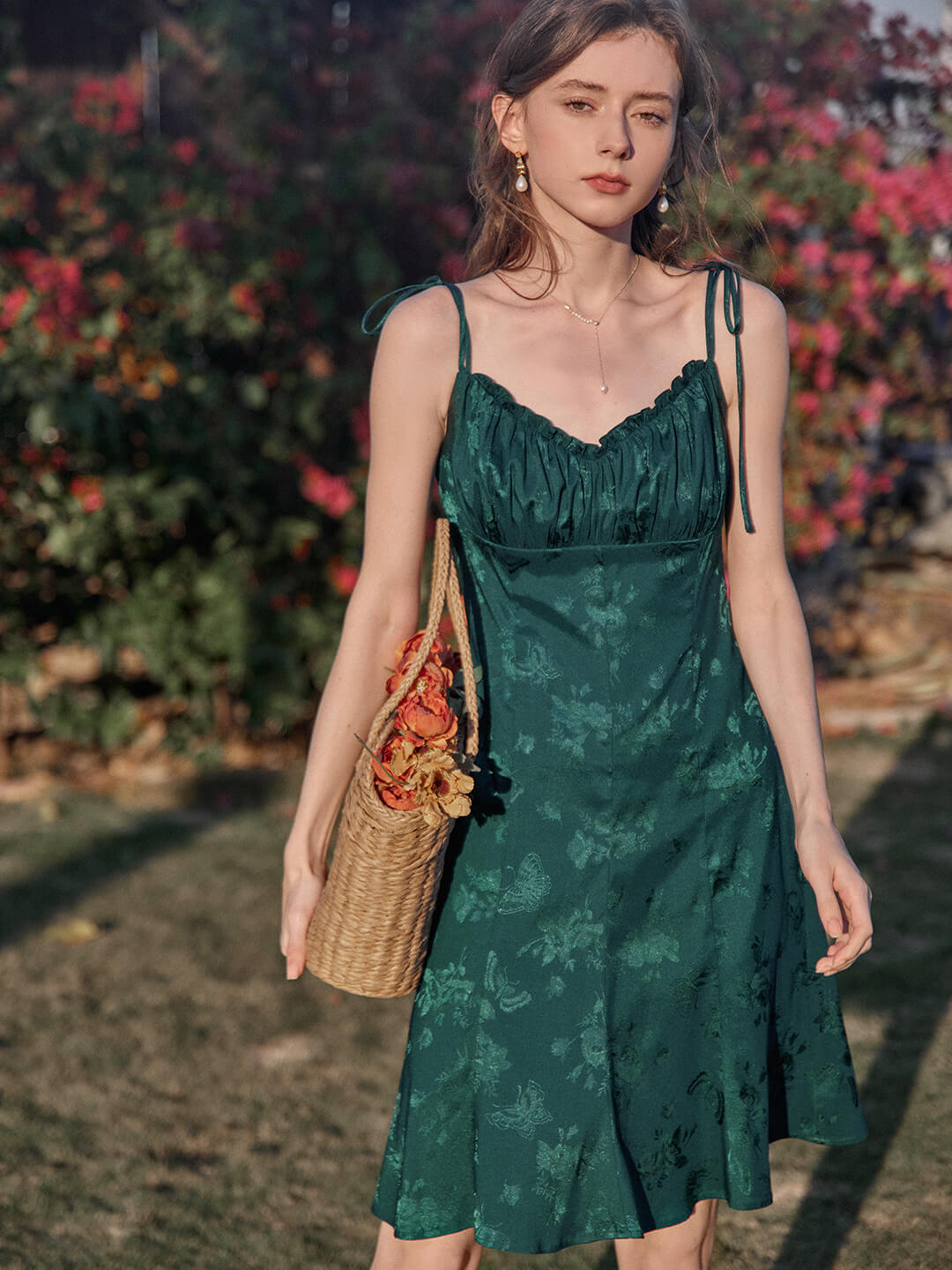 Jennifer Ruffled V-neck Slip Dress/Simple Retro/11335
