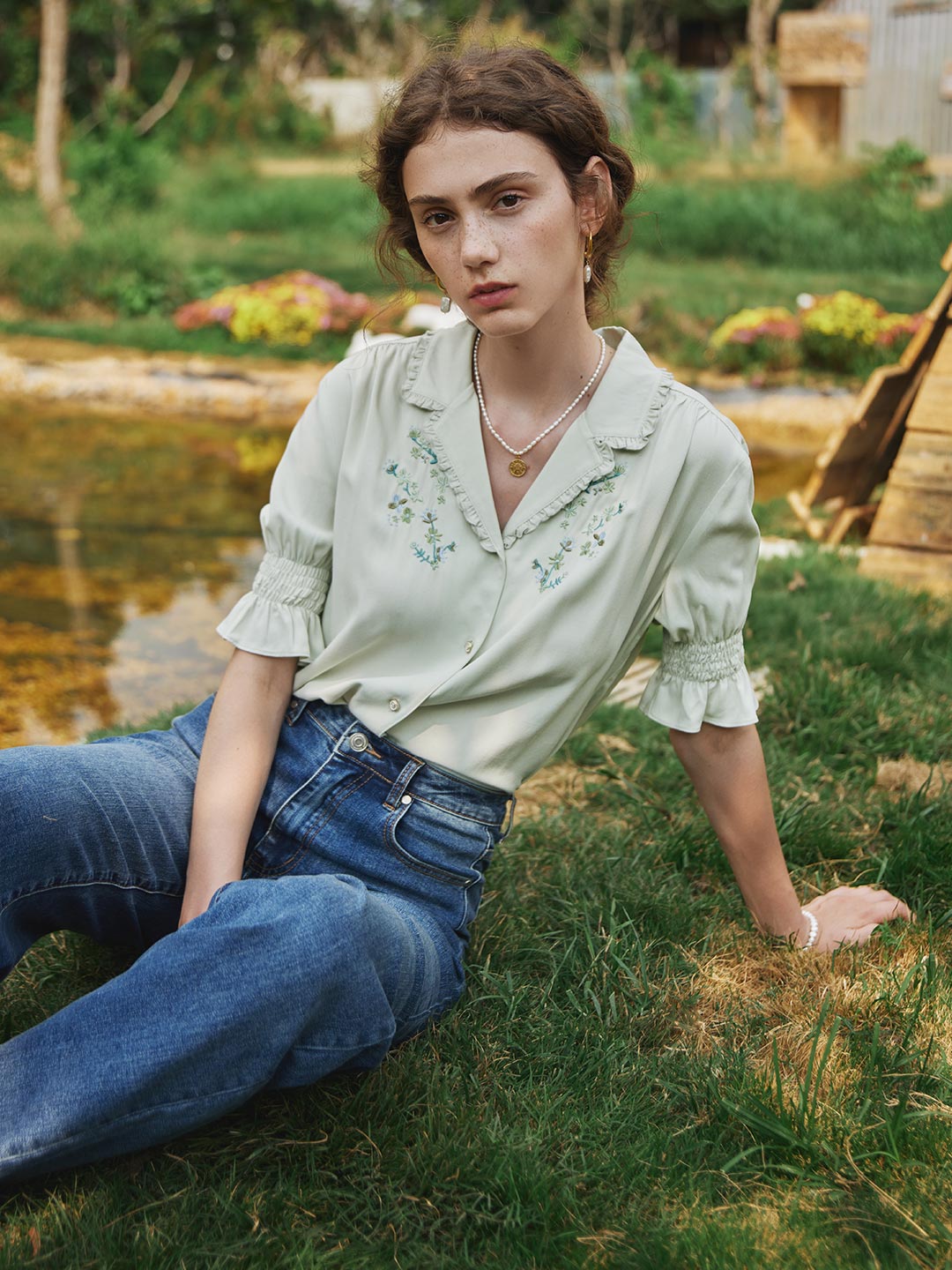 Alicia Embroidery V-Neck Blouse/Simple Retro/1200022