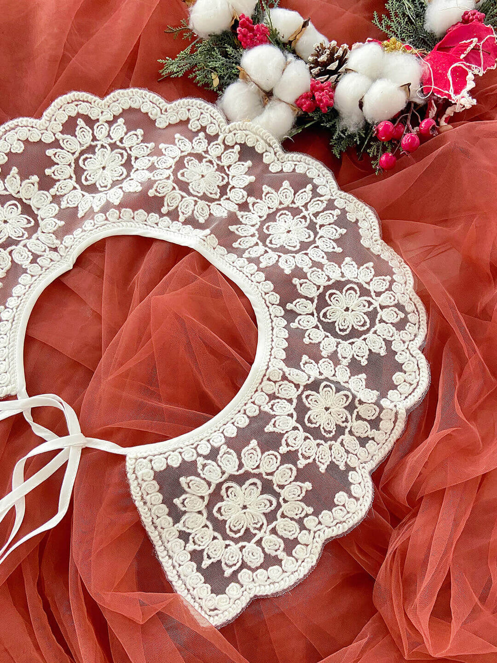Alba Detachable Collar
