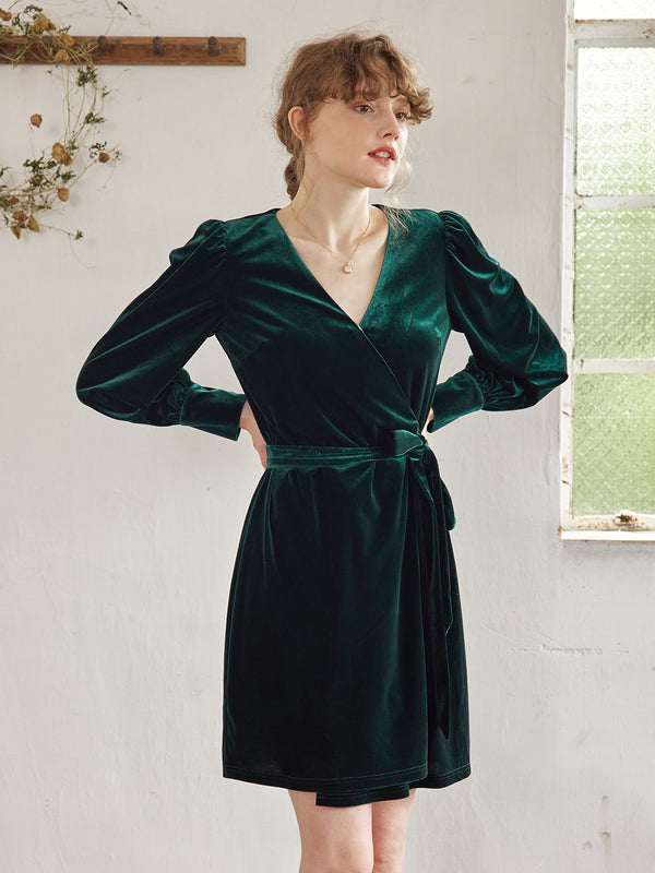 【Final Sale】Sofia V-neck Green Velvet Wrap Dress