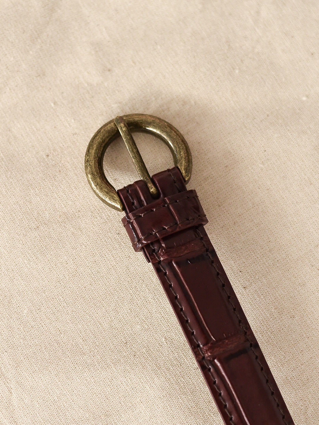 Eva Crocodile Pattern Brownish Red Leather Belt