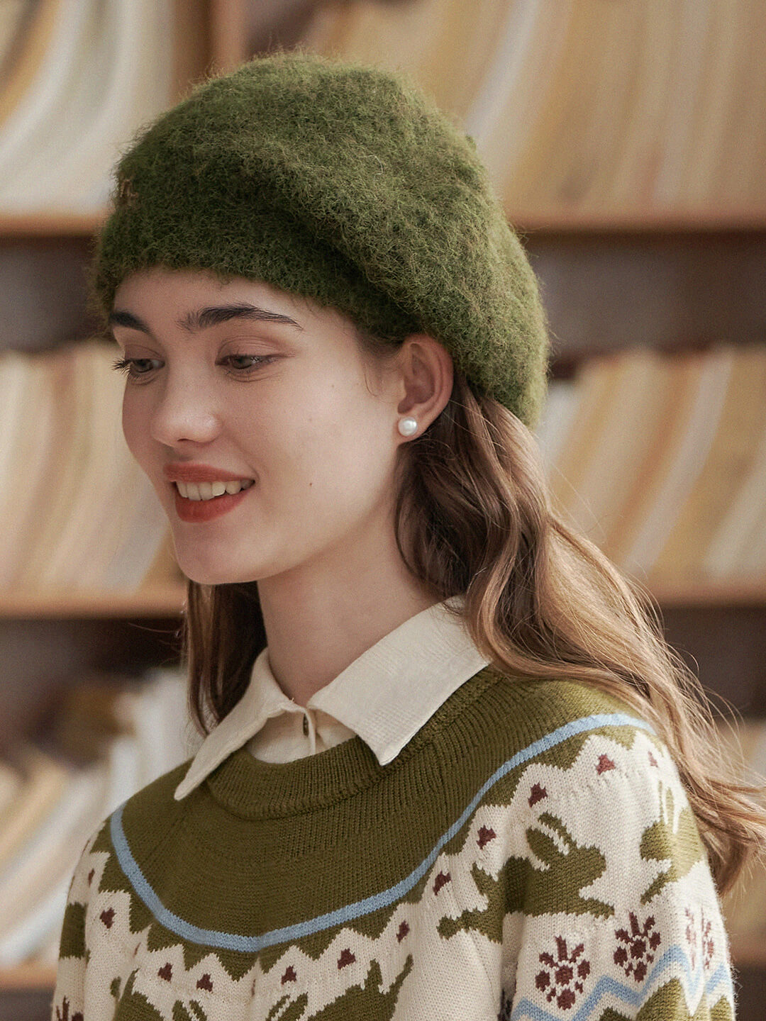 Simple Retro Rabbit Embroidery Knitted Beret
