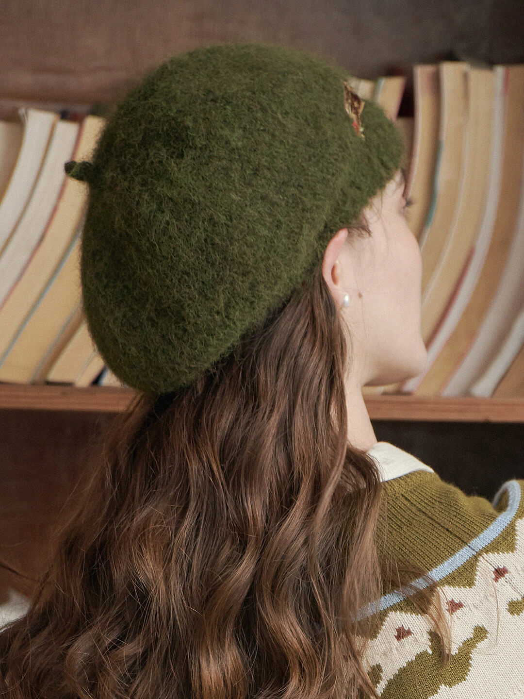 Simple Retro Rabbit Embroidery Knitted Beret